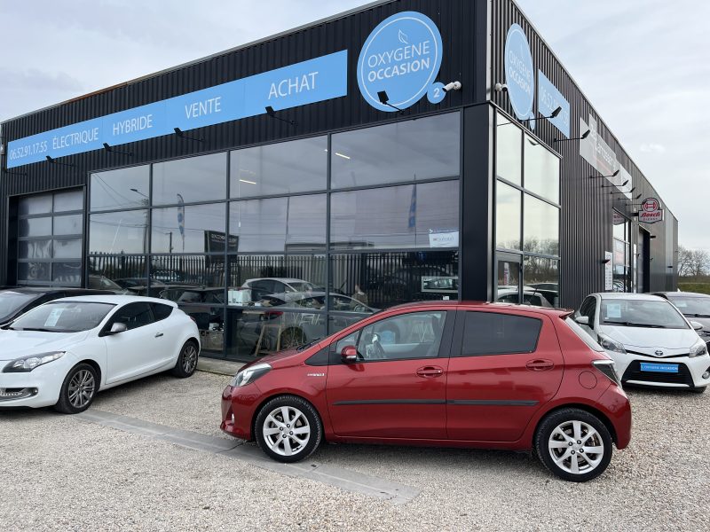 TOYOTA YARIS HYBRID STYLE 11/2012