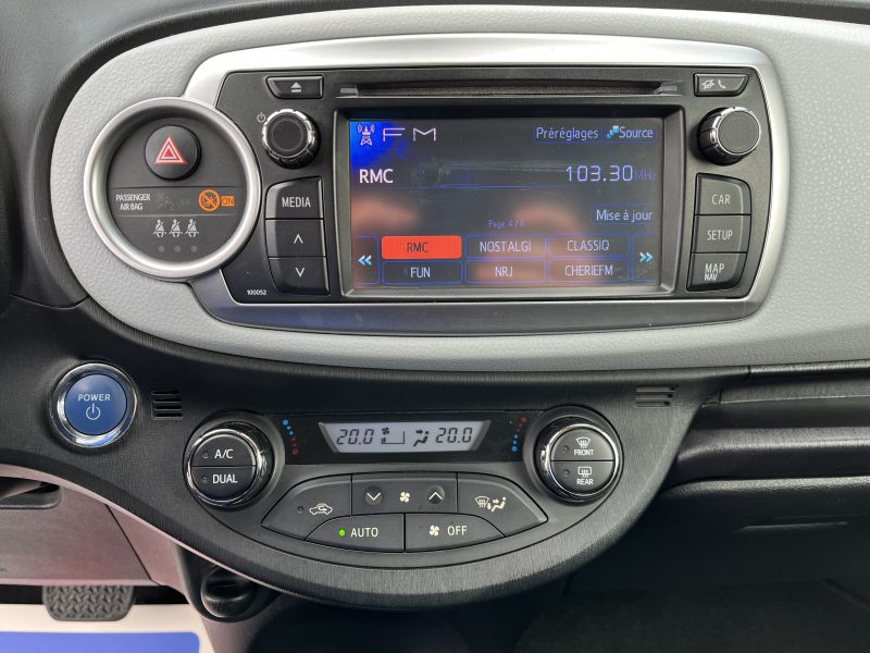 TOYOTA YARIS HYBRID STYLE 11/2012