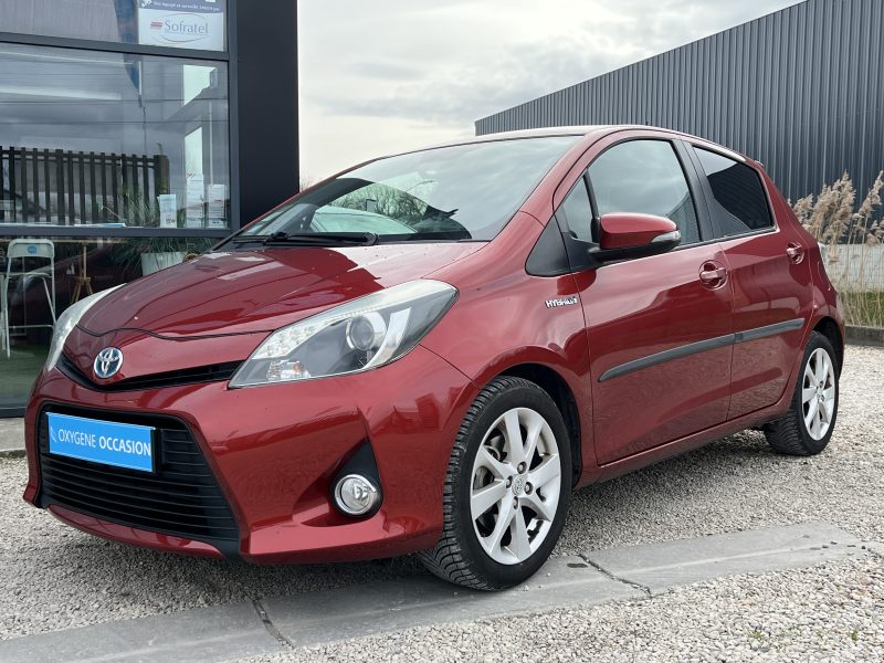 TOYOTA YARIS HYBRID STYLE 11/2012