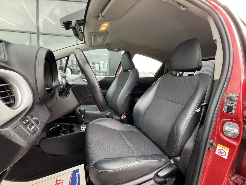 TOYOTA YARIS HYBRID STYLE 11/2012