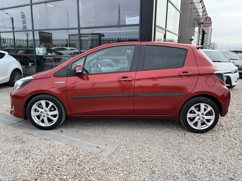 TOYOTA YARIS HYBRID STYLE 11/2012