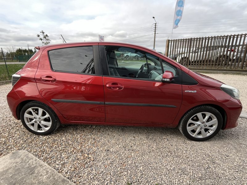 TOYOTA YARIS HYBRID STYLE 11/2012