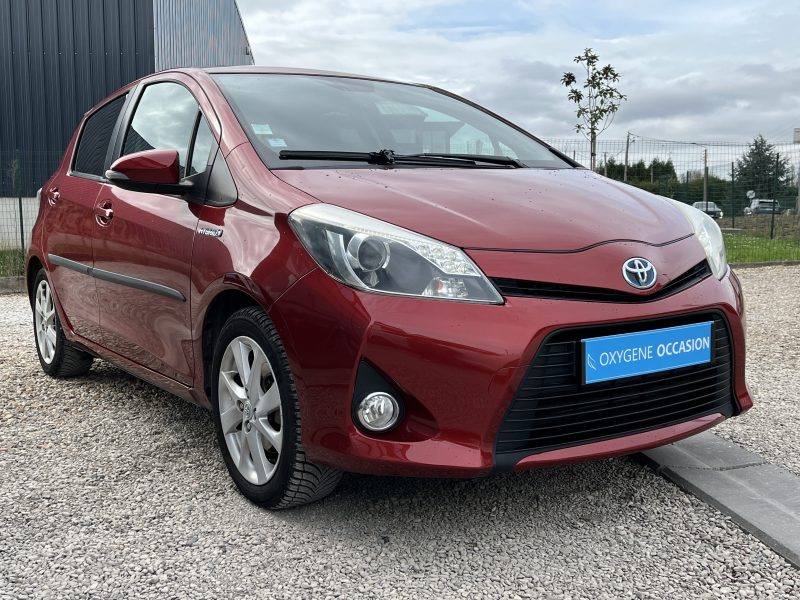 TOYOTA YARIS HYBRID STYLE 11/2012