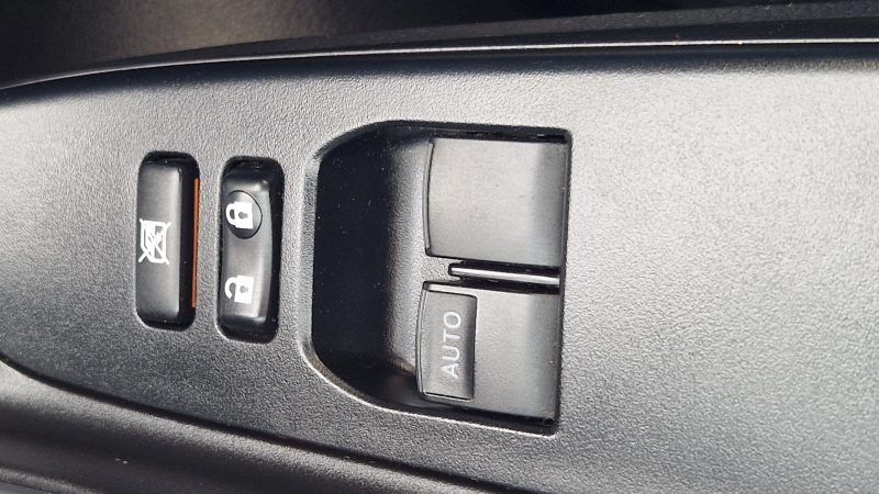 TOYOTA YARIS FRANCE CONNECT 1.0L - VVTI - 72cv