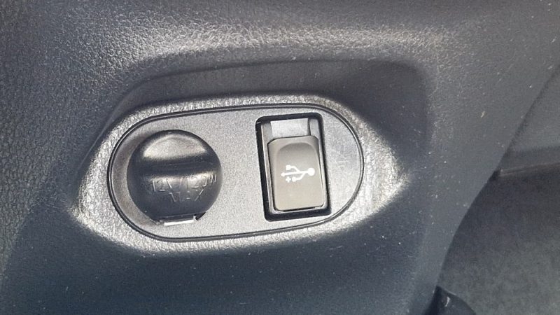 TOYOTA YARIS FRANCE CONNECT 1.0L - VVTI - 72cv