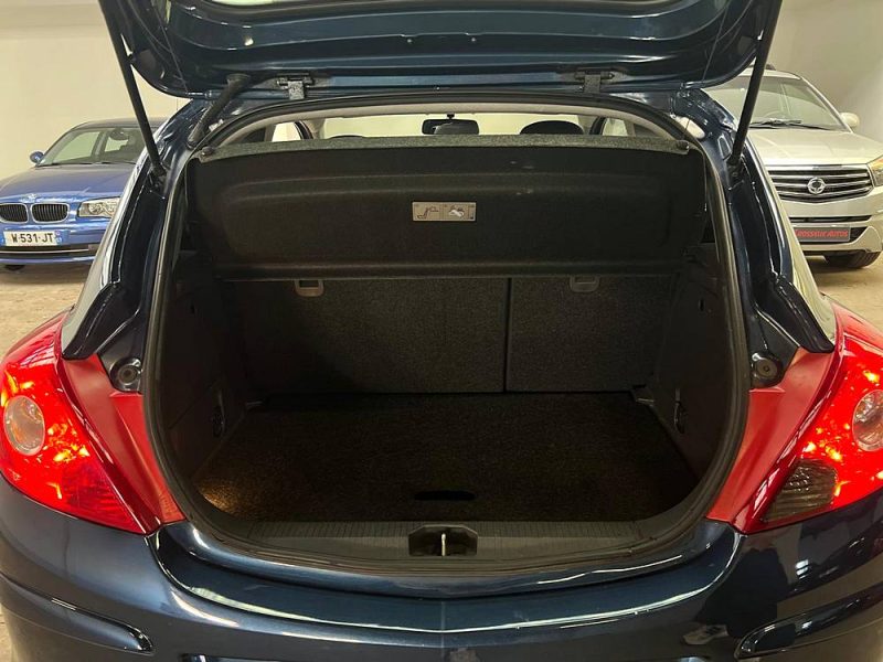 OPEL CORSA 1.4 87CH SATELLITE