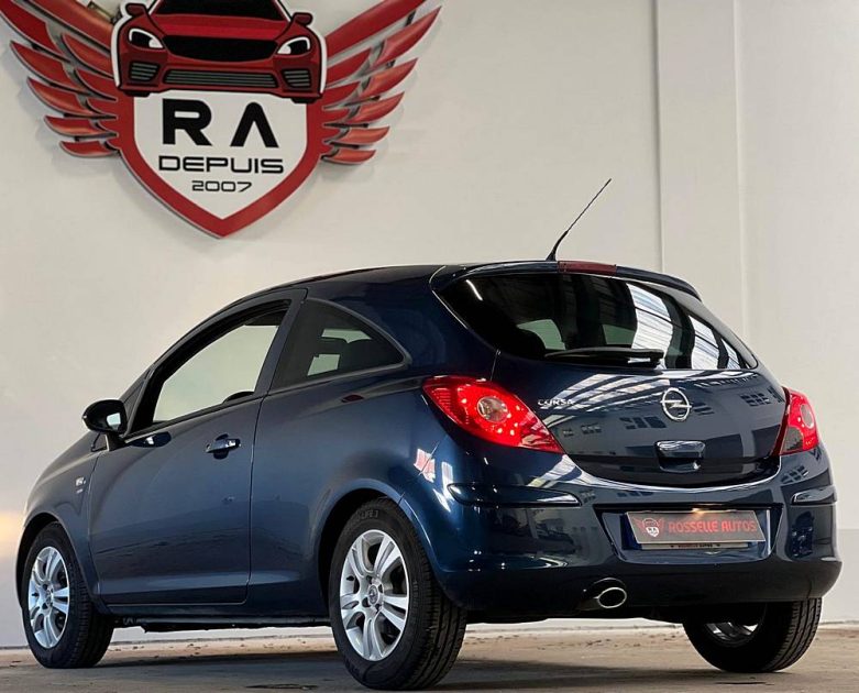 OPEL CORSA 1.4 87CH SATELLITE