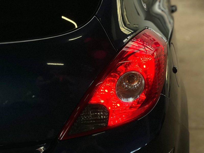 OPEL CORSA 1.4 87CH SATELLITE