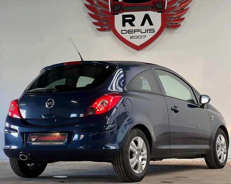 OPEL CORSA 1.4 87CH SATELLITE