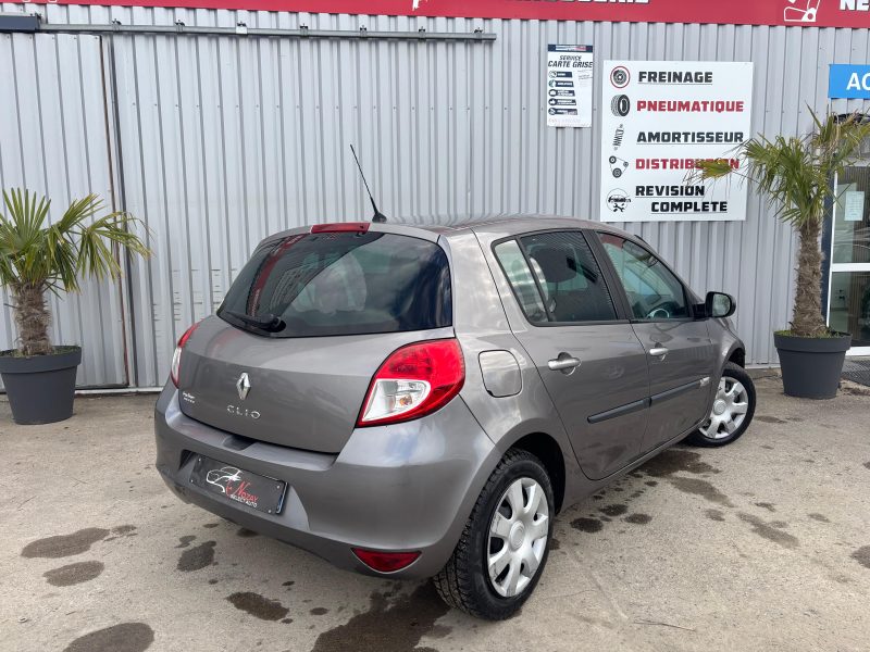 RENAULT CLIO 2009