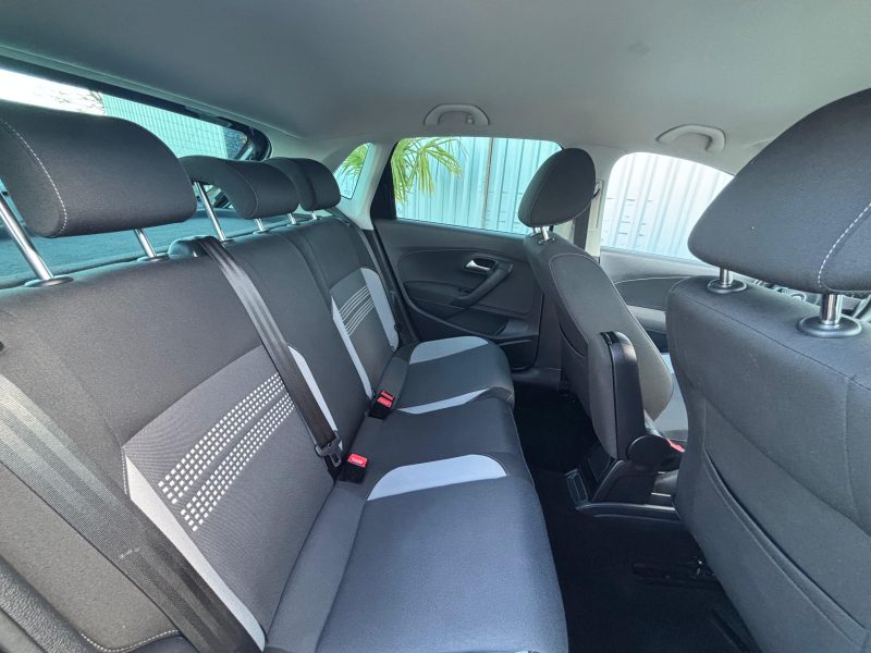 VOLKSWAGEN POLO 2014