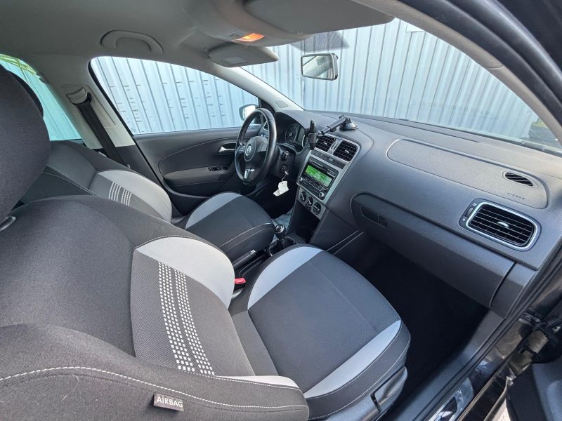 VOLKSWAGEN POLO 2014