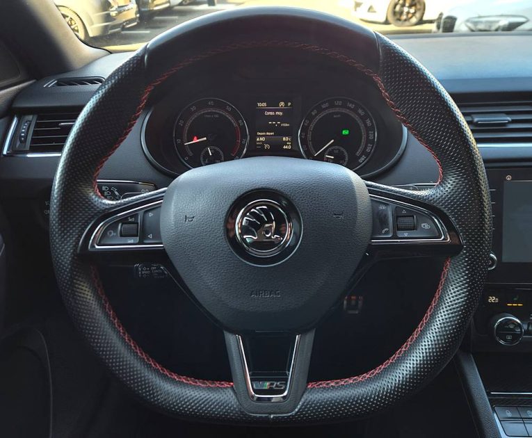 SKODA OCTAVIA 2.0 TSI 230 RS Combi*ALCANTARA*GPS*LED