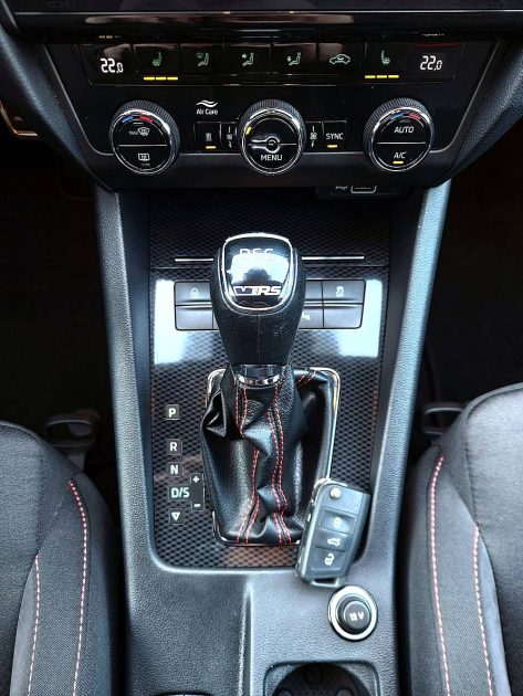 SKODA OCTAVIA 2.0 TSI 230 RS Combi*ALCANTARA*GPS*LED