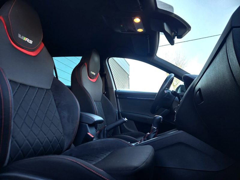 SKODA OCTAVIA 2.0 TSI 230 RS Combi*ALCANTARA*GPS*LED