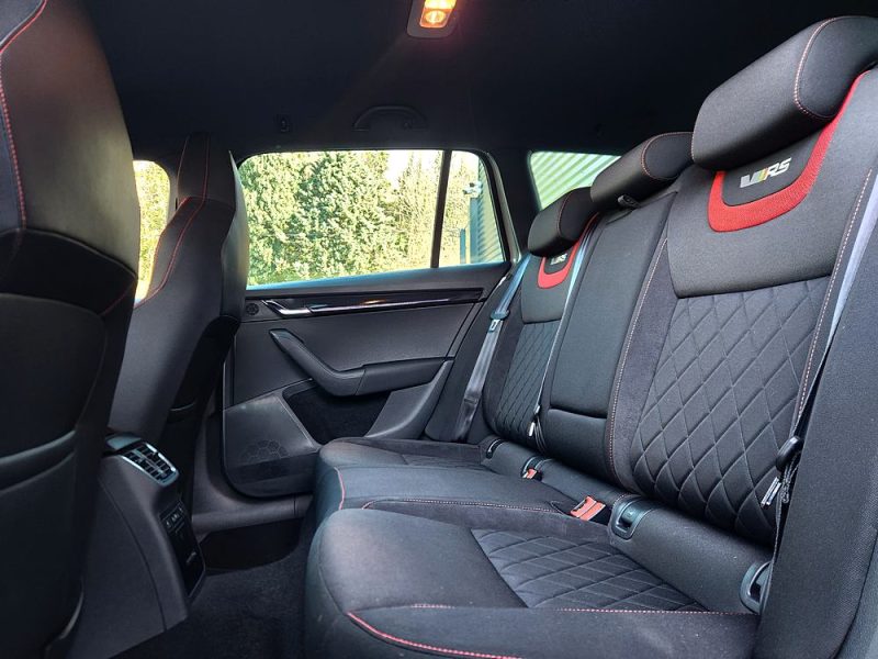 SKODA OCTAVIA 2.0 TSI 230 RS Combi*ALCANTARA*GPS*LED