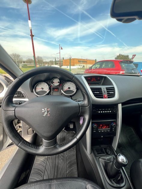 PEUGEOT 207 2010 1.4i 95CV / Moteur à Chaine / Sièges Chauffants