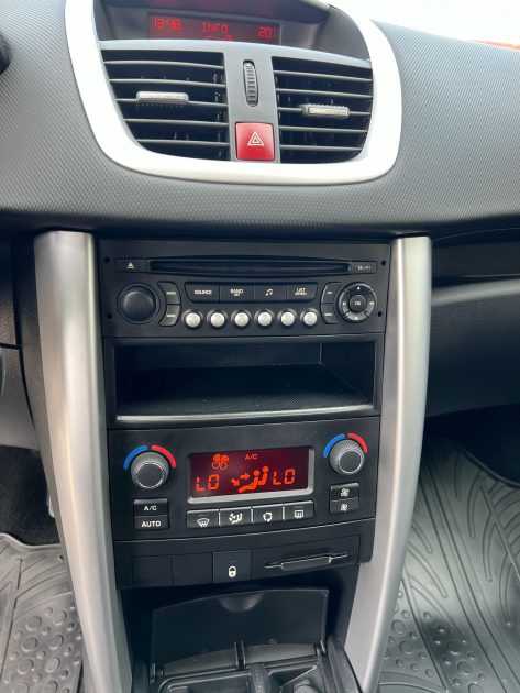 PEUGEOT 207 2010 1.4i 95CV / Moteur à Chaine / Sièges Chauffants