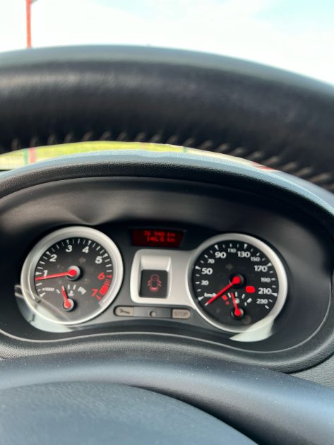 RENAULT CLIO 3 2010 1.2 LEV 75CV / Distribution Neuve / CT OK 