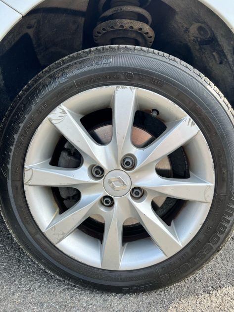 RENAULT CLIO 3 2010 1.2 LEV 75CV / Distribution Neuve / CT OK 