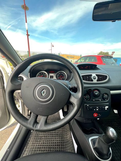 RENAULT CLIO 3 2010 1.2 LEV 75CV / Distribution Neuve / CT OK 