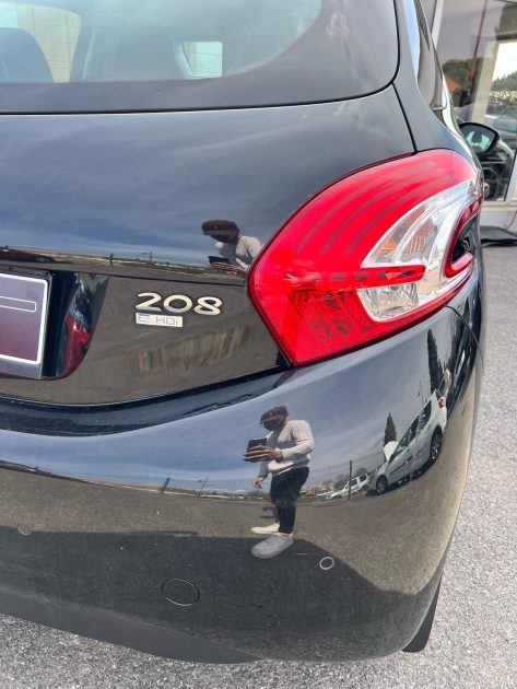 PEUGEOT 208 2013 1.6 HDI 92CV Allure / Distribution Neuve 