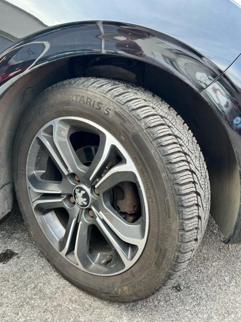 PEUGEOT 208 2013 1.6 HDI 92CV Allure / Distribution Neuve 