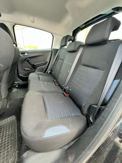 PEUGEOT 208 2013 1.6 HDI 92CV Allure / Distribution Neuve 