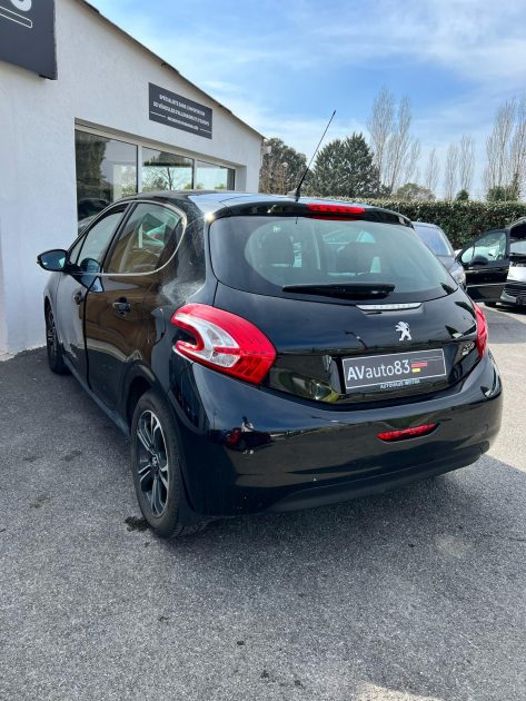 PEUGEOT 208 2013 1.6 HDI 92CV Allure / Distribution Neuve 