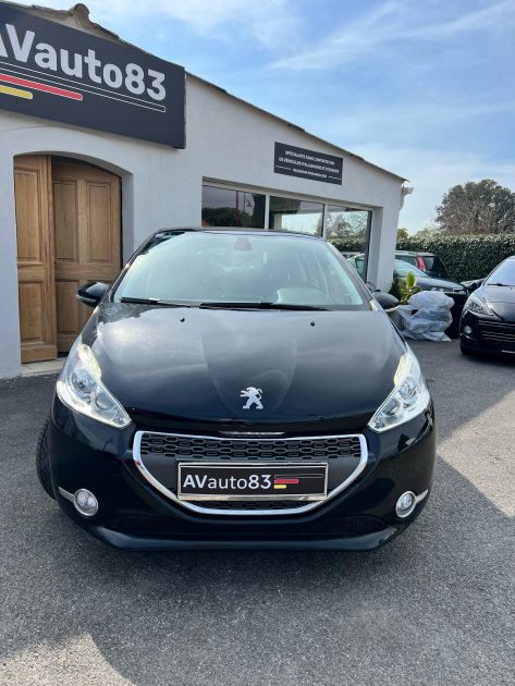 PEUGEOT 208 2013 1.6 HDI 92CV Allure / Distribution Neuve 