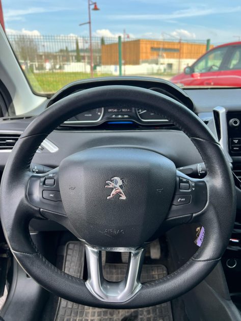 PEUGEOT 208 2013 1.6 HDI 92CV Allure / Distribution Neuve 