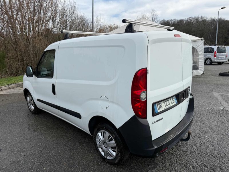 OPEL COMBO Camionnette/Monospace 2015