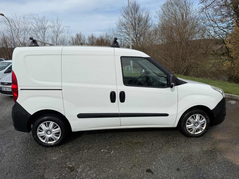OPEL COMBO Camionnette/Monospace 2015