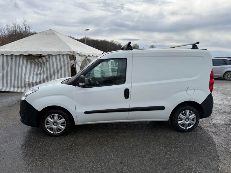 OPEL COMBO Camionnette/Monospace 2015