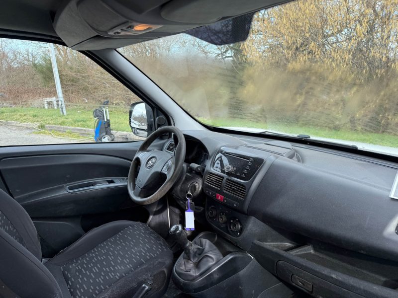 OPEL COMBO Camionnette/Monospace 2015