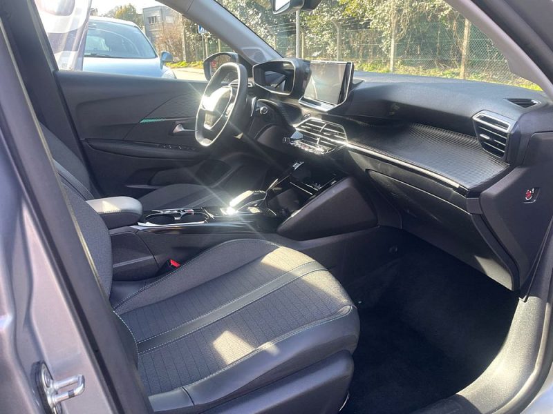 PEUGEOT 208 1.2i 130CV