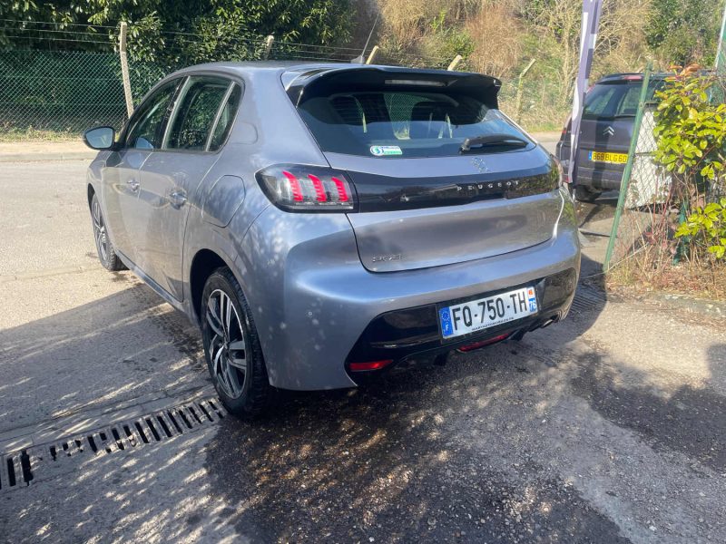 PEUGEOT 208 1.2i 130CV