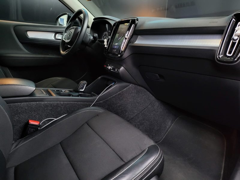 VOLVO XC40 D3 150cv Momentum Geartronic8
