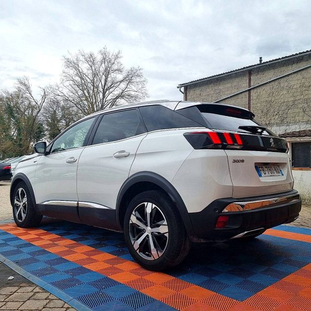 PEUGEOT 3008 2018
