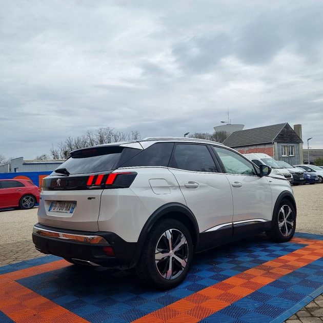 PEUGEOT 3008 2018