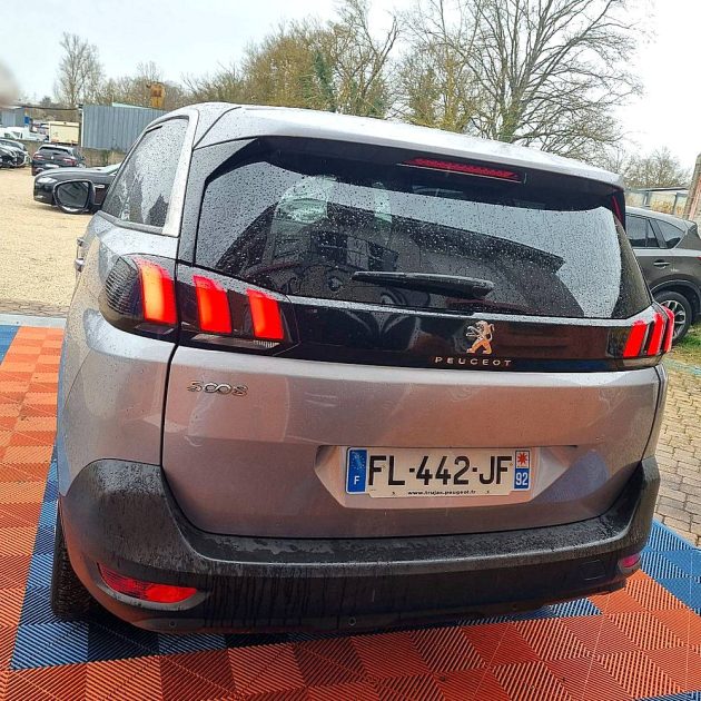 PEUGEOT 5008 2019