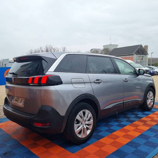 PEUGEOT 5008 2019