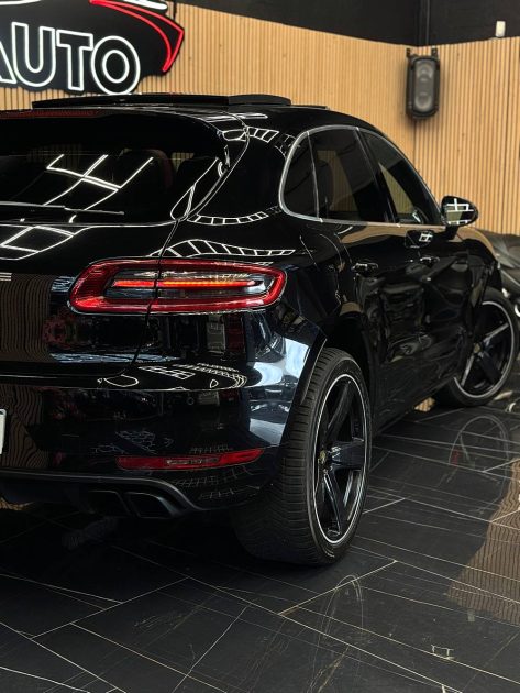 PORSCHE MACAN 2016