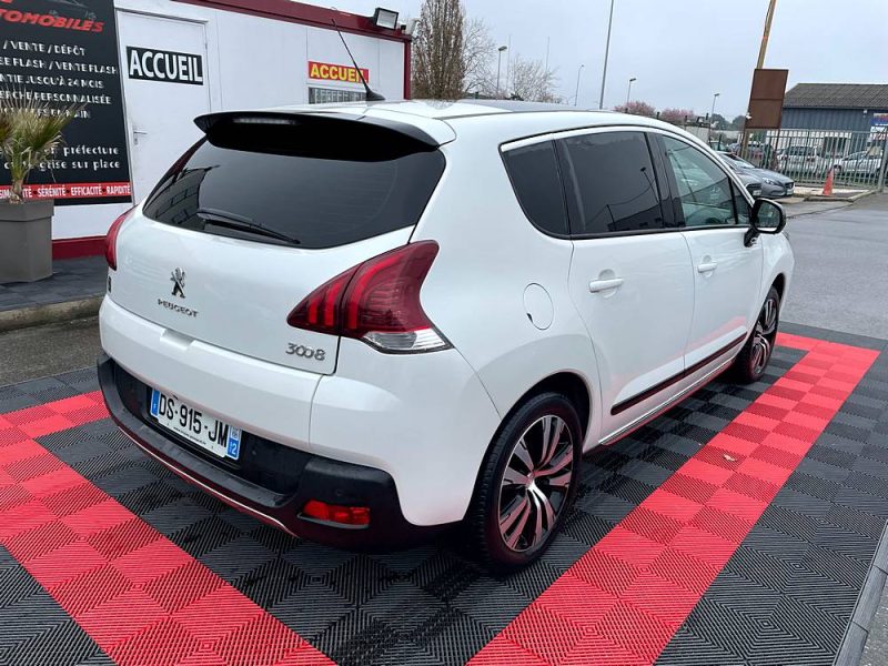 PEUGEOT 3008 2015