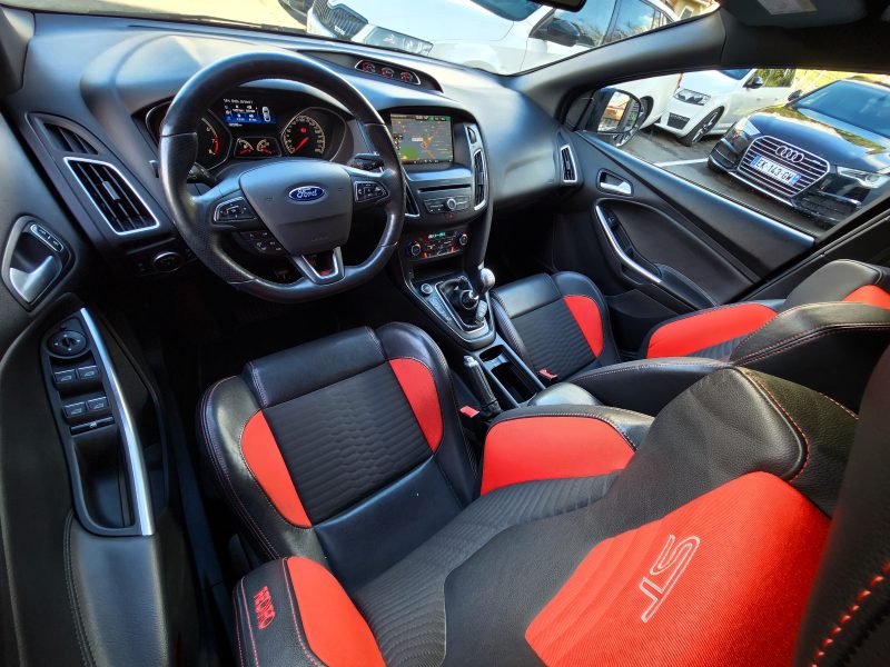 Ford Focus 2016 2.0 ECOBOOST 250 ST 5P*GPS*XENON*SYNC*