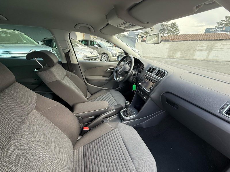 VOLKSWAGEN POLO  2014