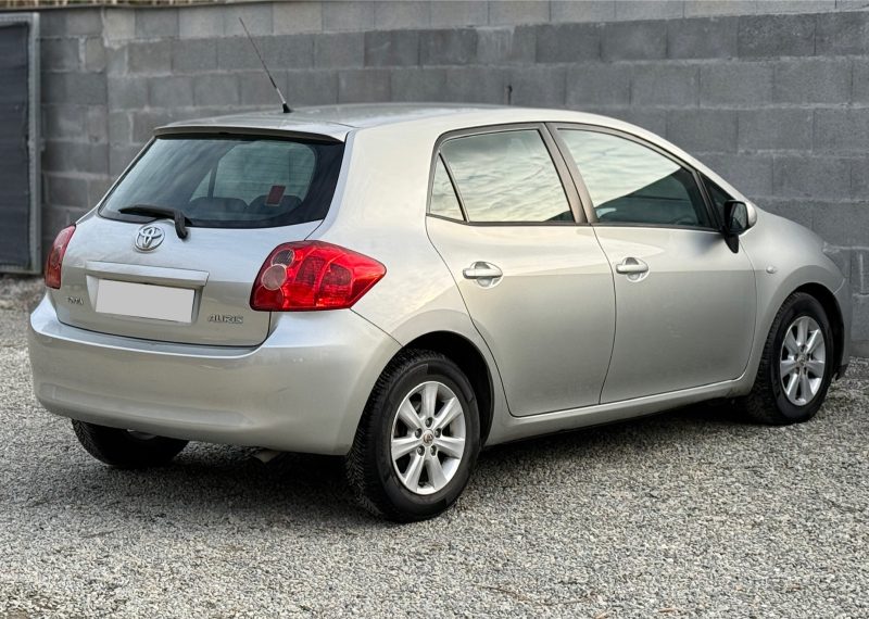 TOYOTA AURIS 2009
