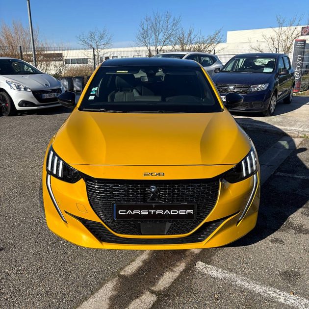 PEUGEOT 208 100 cv EAT8 GT LINE entretien Peugeot Garantie 12 mois