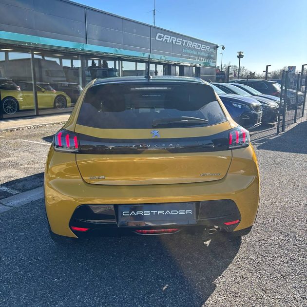 PEUGEOT 208 100 cv EAT8 GT LINE entretien Peugeot Garantie 12 mois