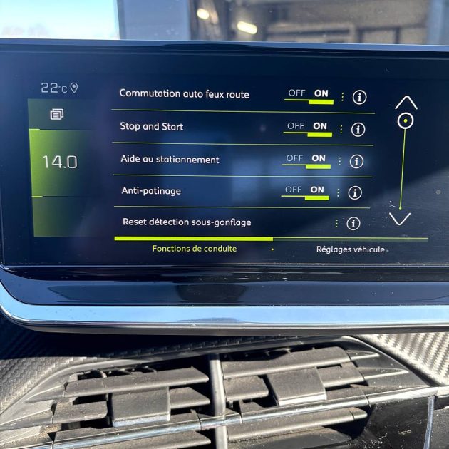 PEUGEOT 208 100 cv EAT8 GT LINE entretien Peugeot Garantie 12 mois